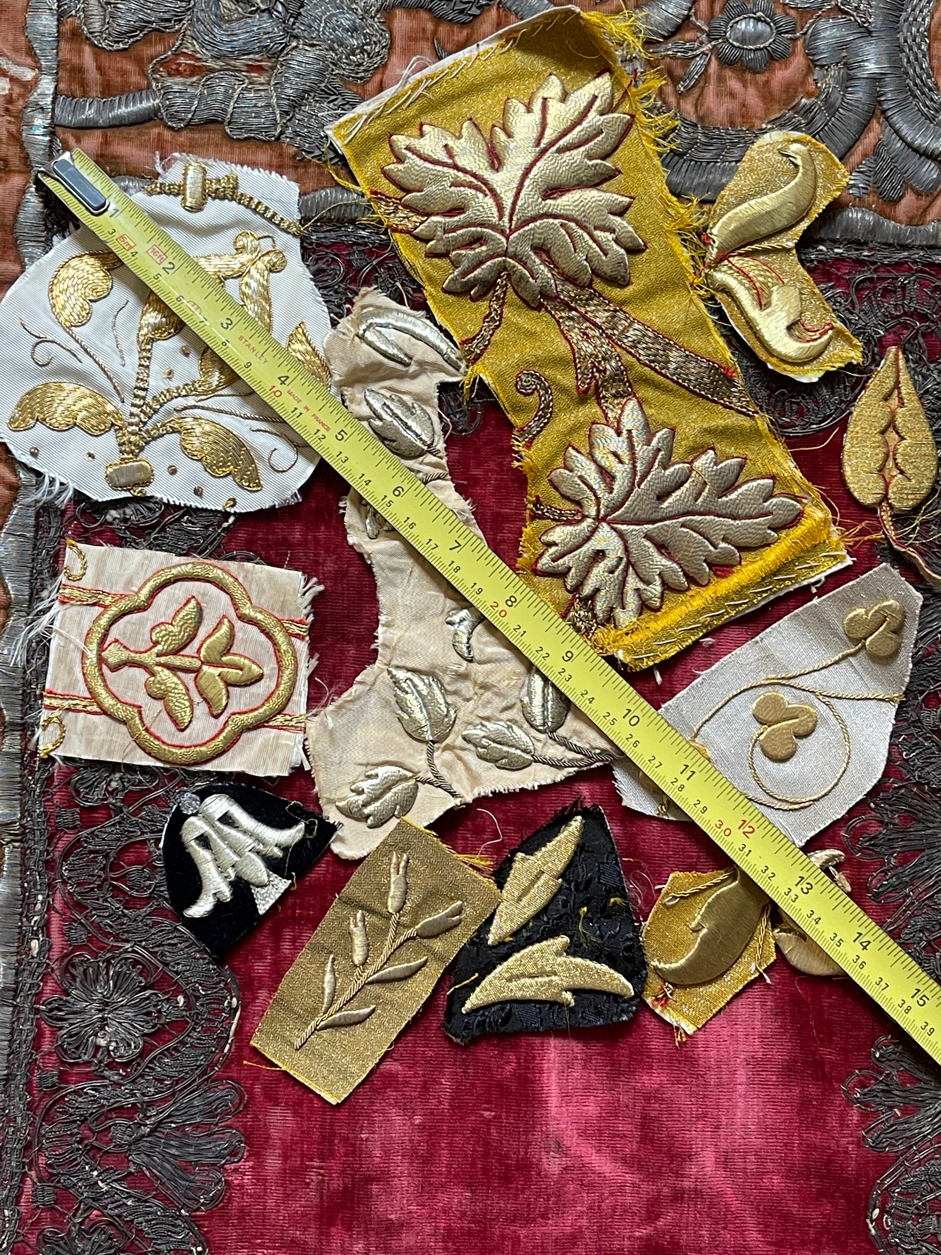 Antique Gold Metallic Applique Project Group