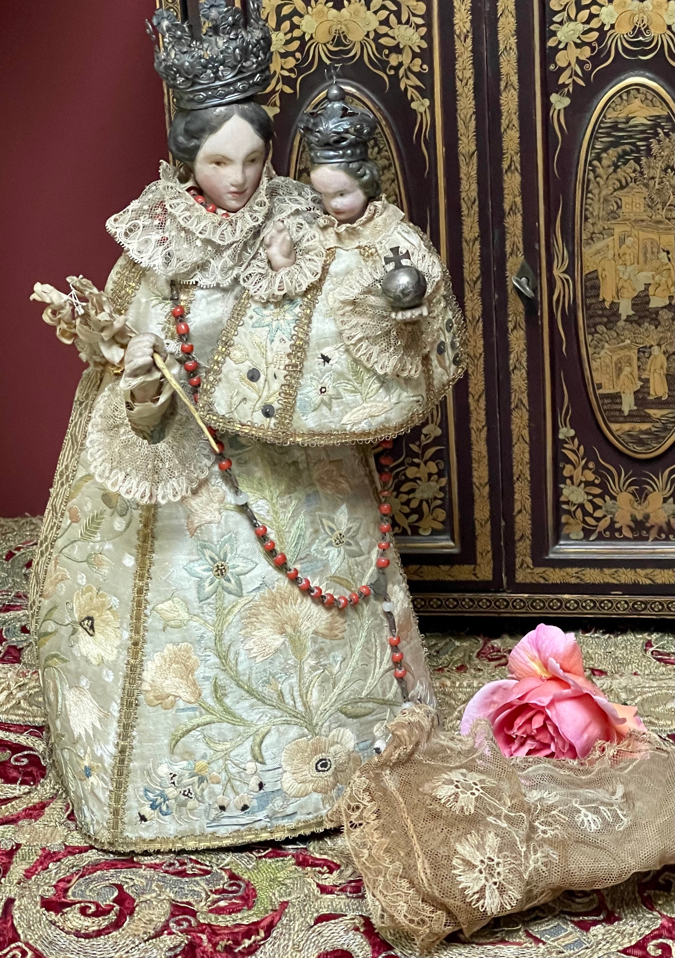 18th Century Virgin Mary Santos Altar Figure