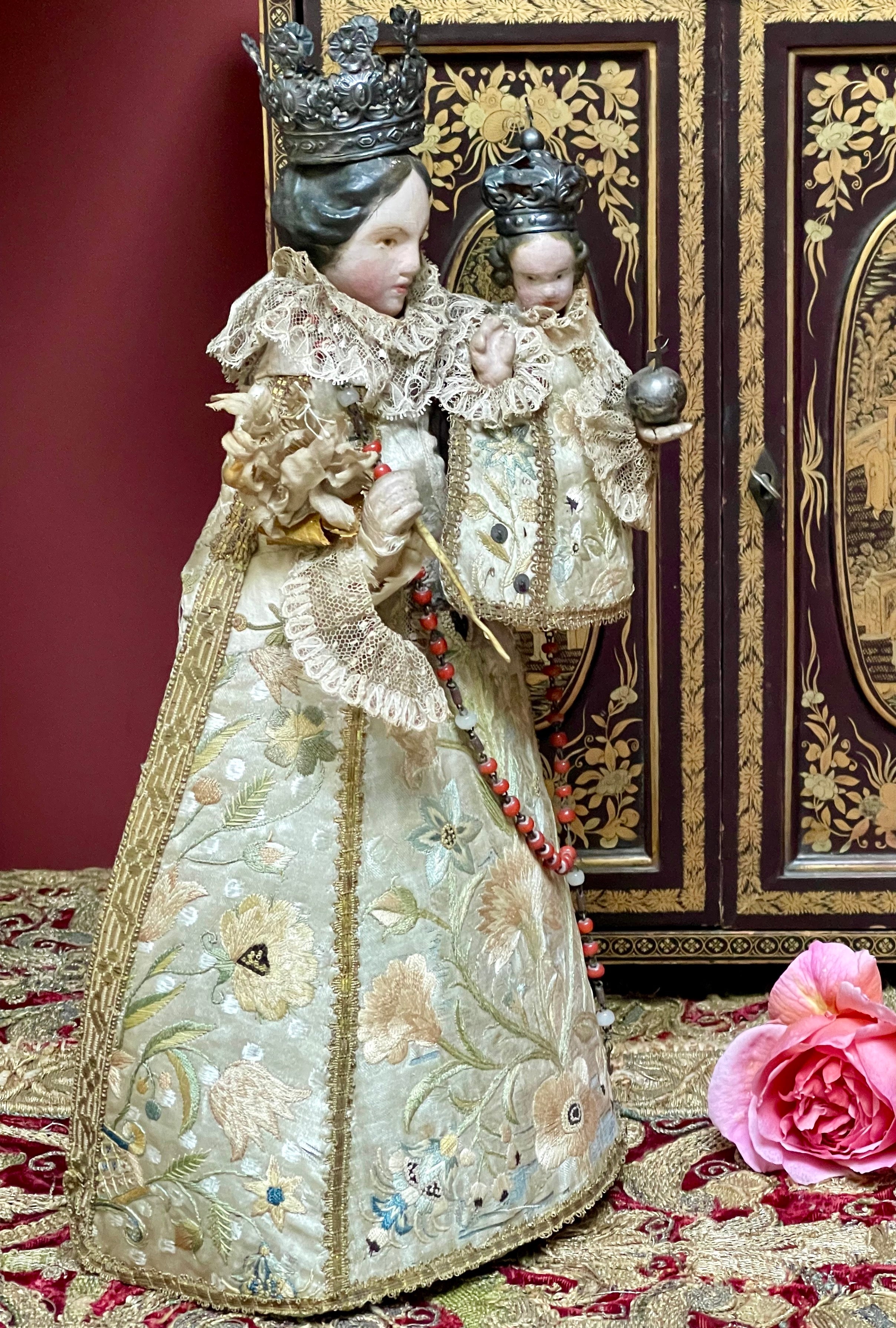 18th Century Virgin Mary Santos Altar Figure