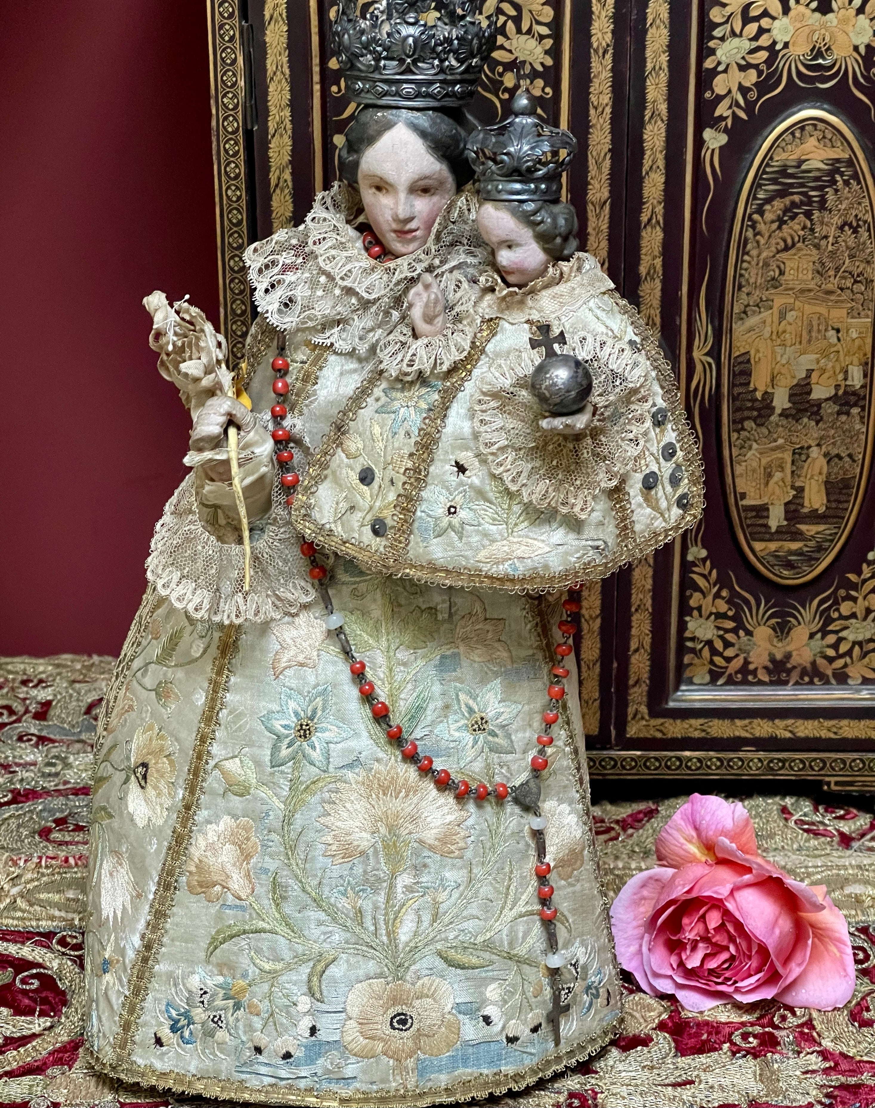 18th Century Virgin Mary Santos Altar Figure