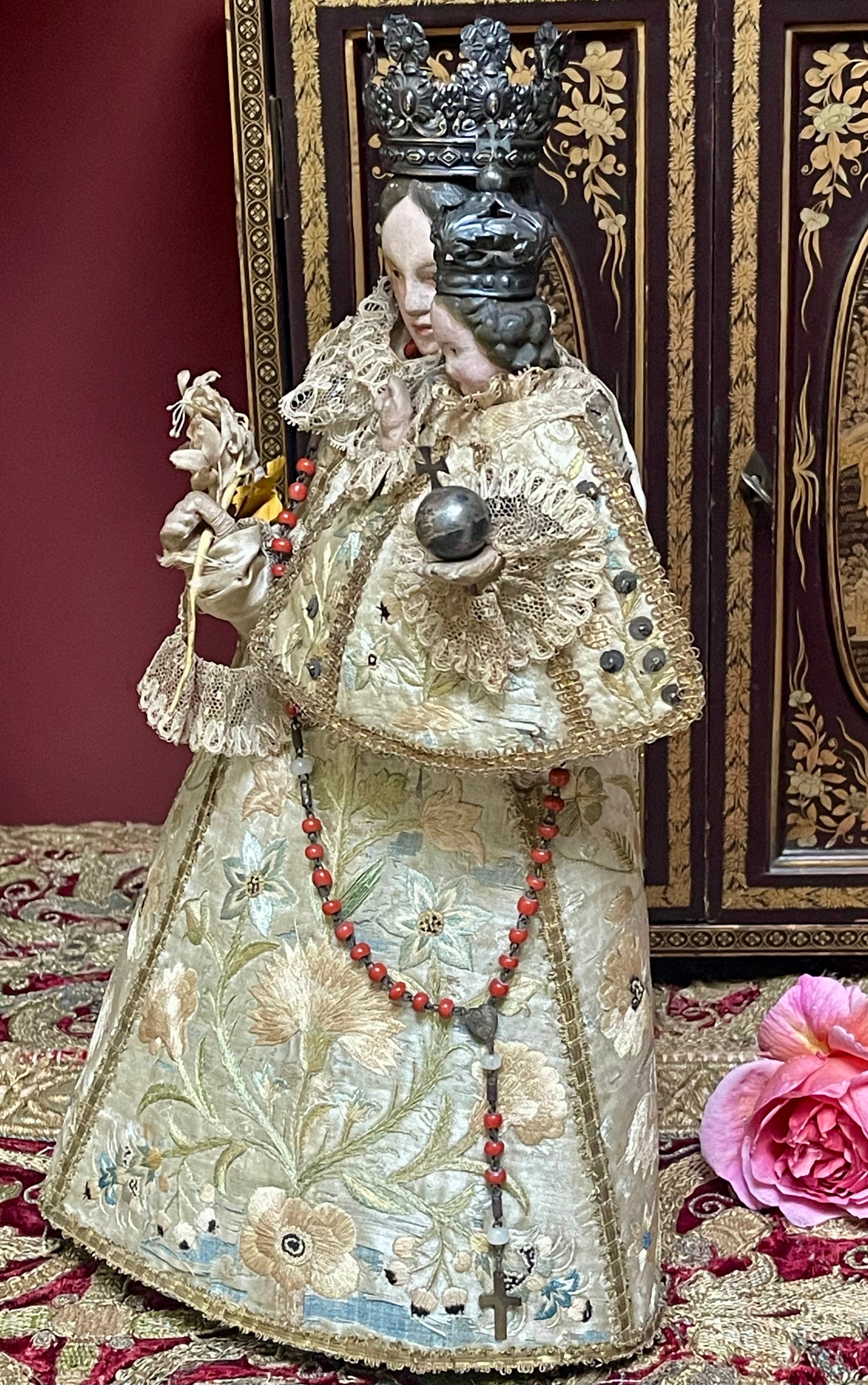 18th Century Virgin Mary Santos Altar Figure