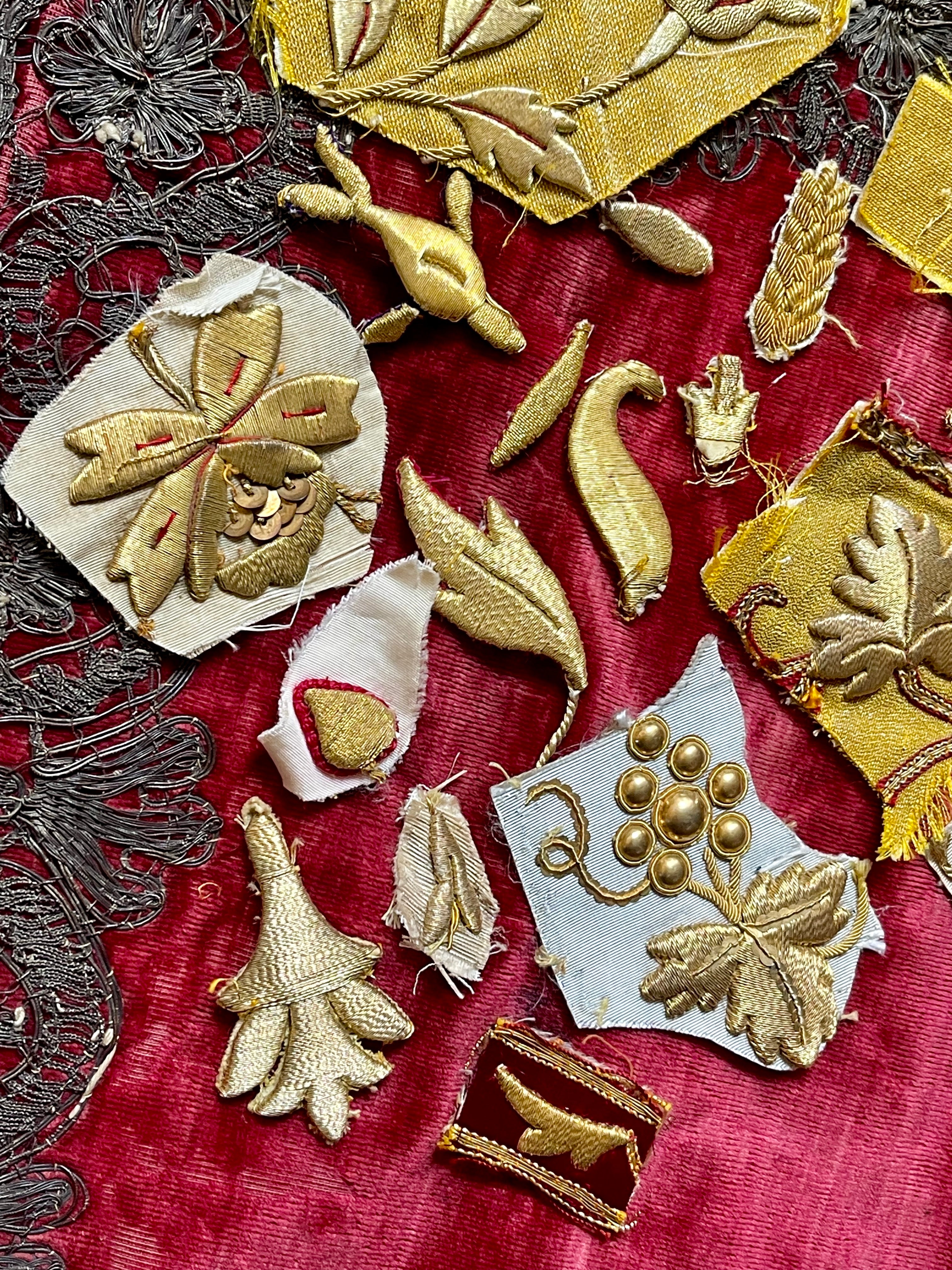 Antique Gold Metallic Applique Project Group