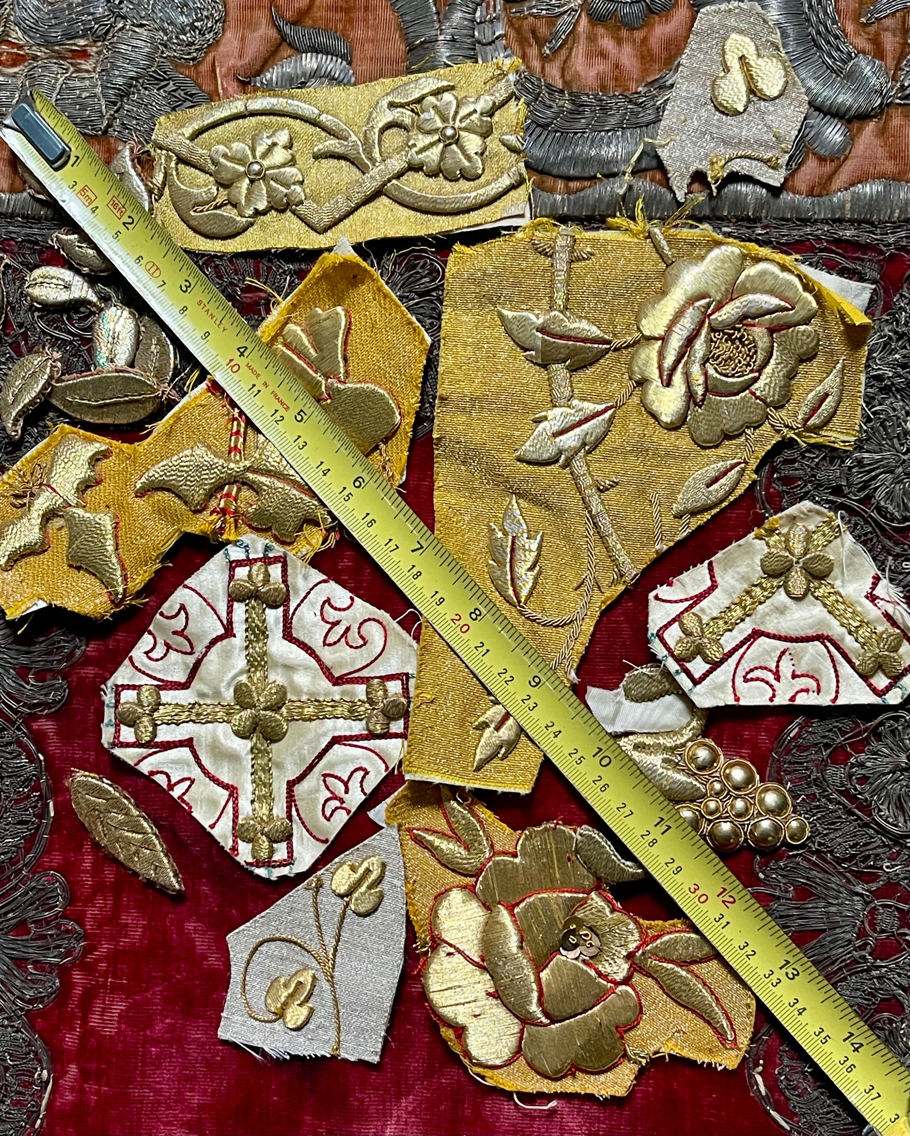 Antique Gold Metallic Applique Project Group