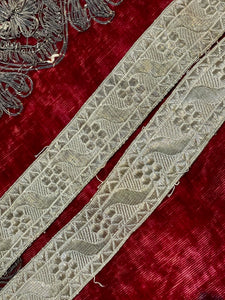 76 cm Antique Silver Metallic Trim