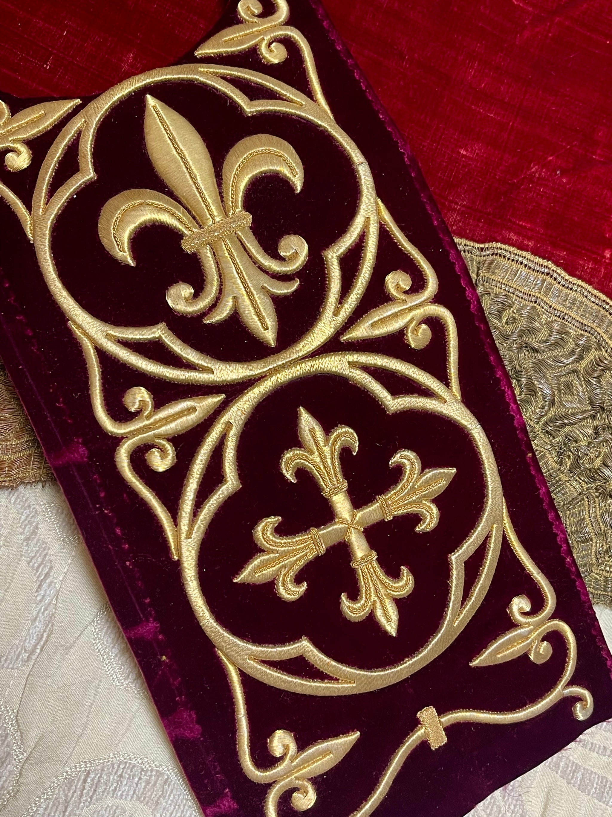 Applique Antique Portugaise 18ème - Brocart, Velours, Broderie Métallisée