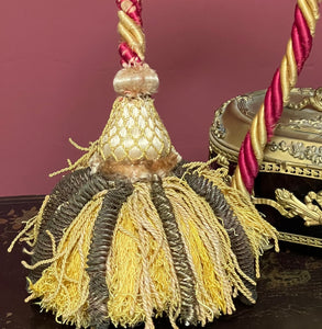 Antique Tassel Florentine Passementerie