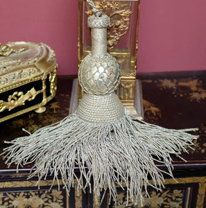 Antique Tassel Silver Metallic