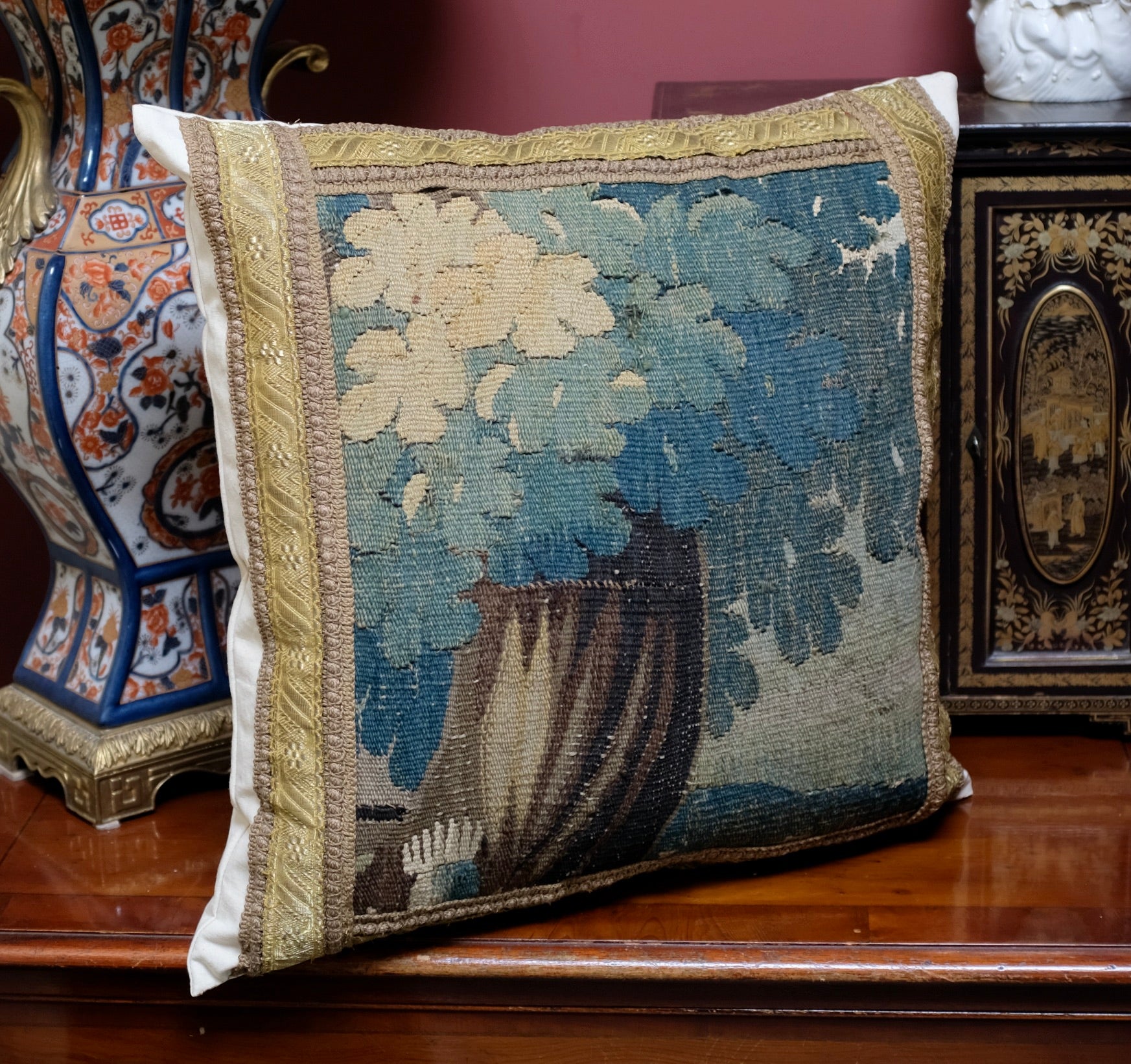 Tapestry pillow outlet