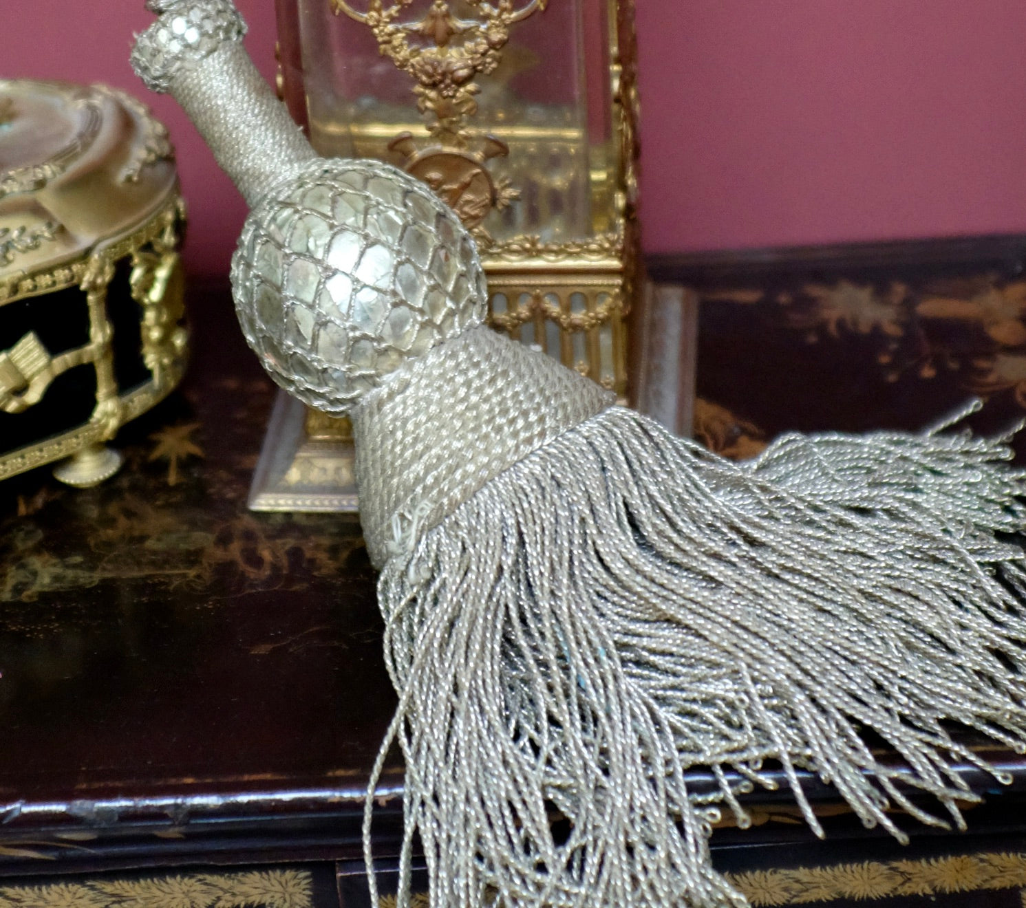 Antique Tassel Silver Metallic