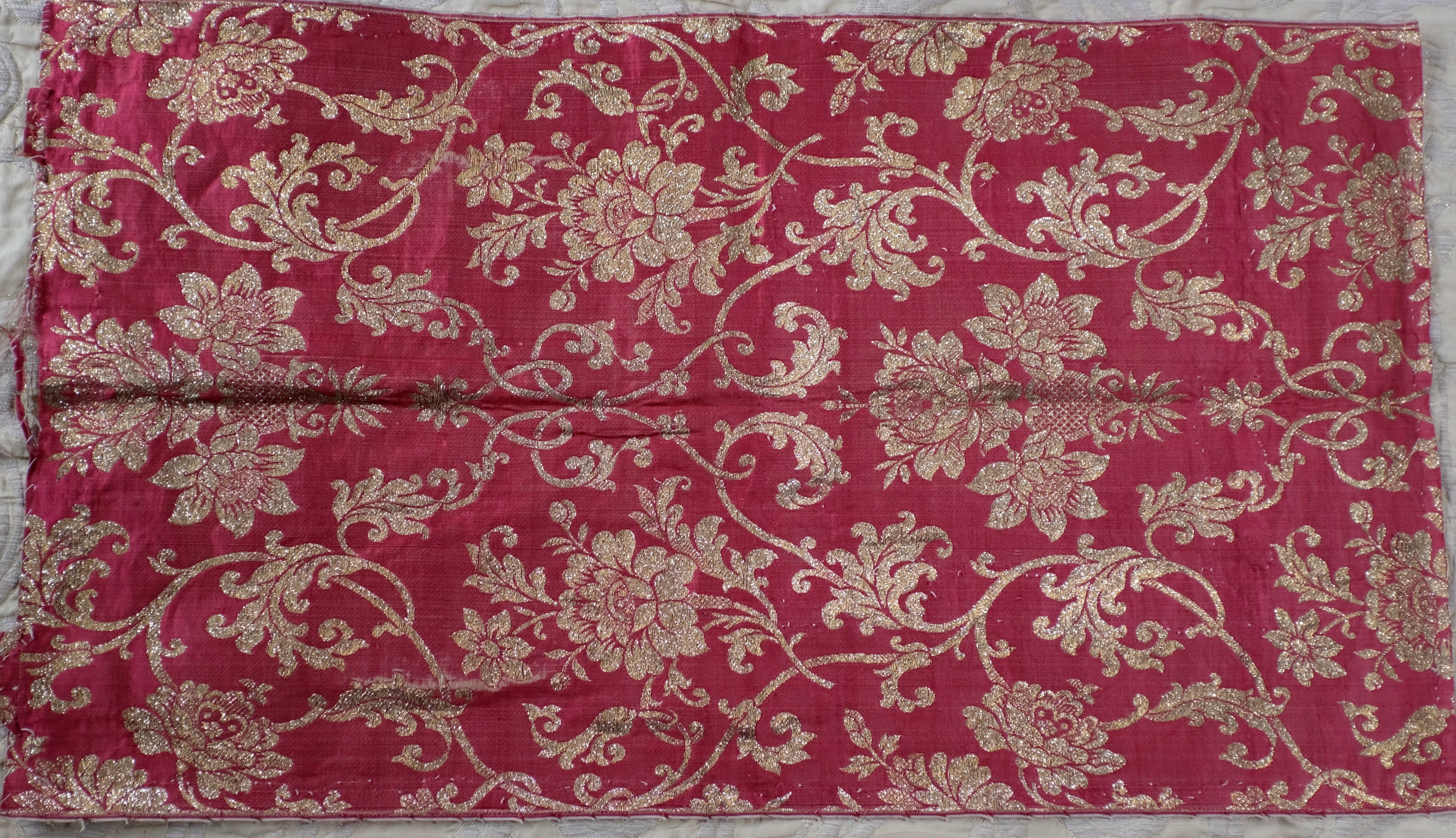 File:18th century silk brocade stays or corset MTIB 103.876.jpg - Wikipedia